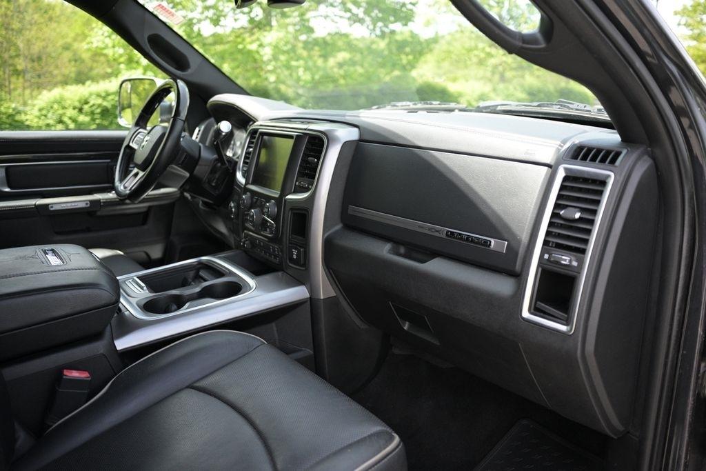 RAM 2500 4WD Crew Cab 149" Longhorn Limited 2016