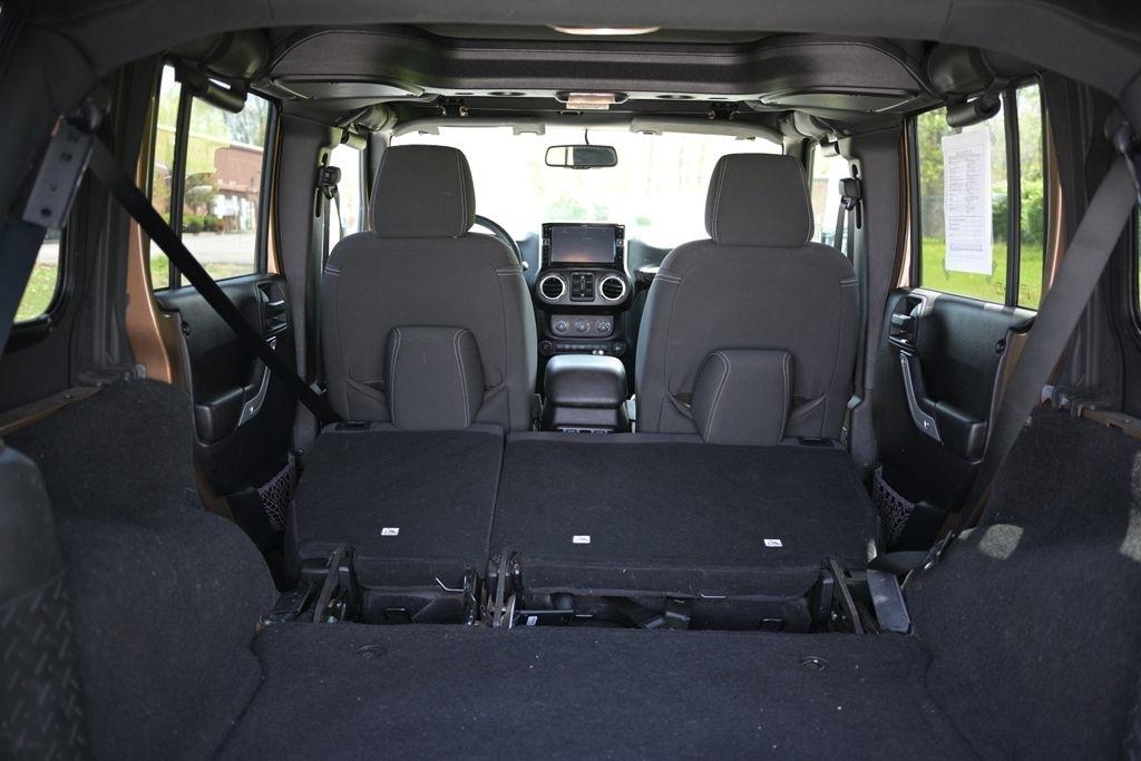 Jeep Wrangler Unlimited 4WD 4dr Rubicon 2015