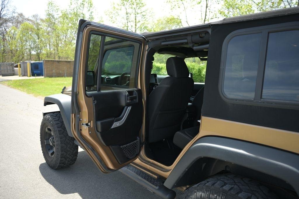 Jeep Wrangler Unlimited 4WD 4dr Rubicon 2015