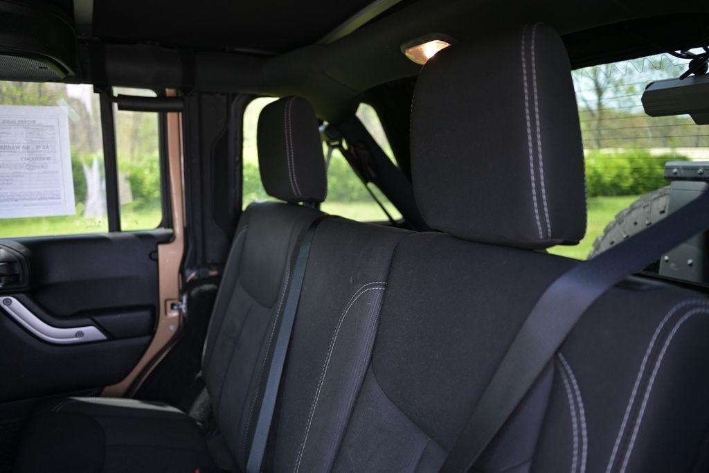 Jeep Wrangler Unlimited 4WD 4dr Rubicon 2015