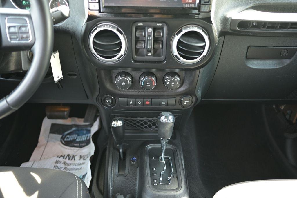 Jeep Wrangler Unlimited 4WD 4dr Rubicon 2015