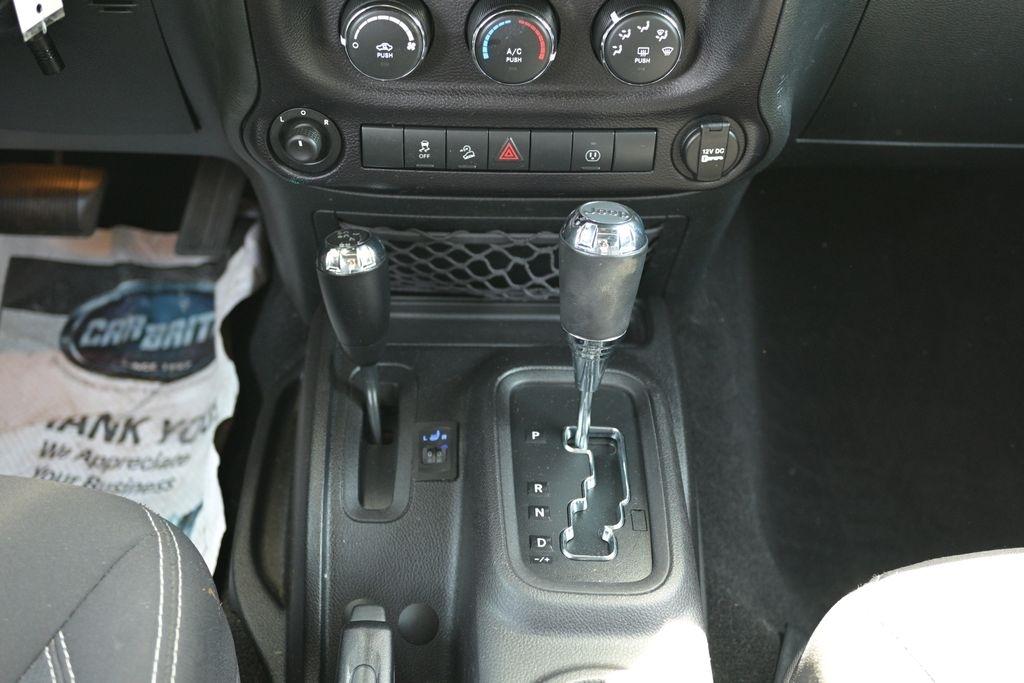 Jeep Wrangler Unlimited 4WD 4dr Rubicon 2015