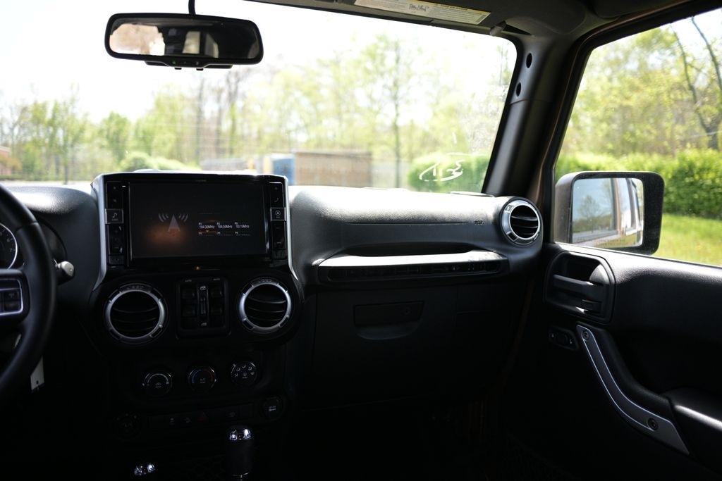 Jeep Wrangler Unlimited 4WD 4dr Rubicon 2015