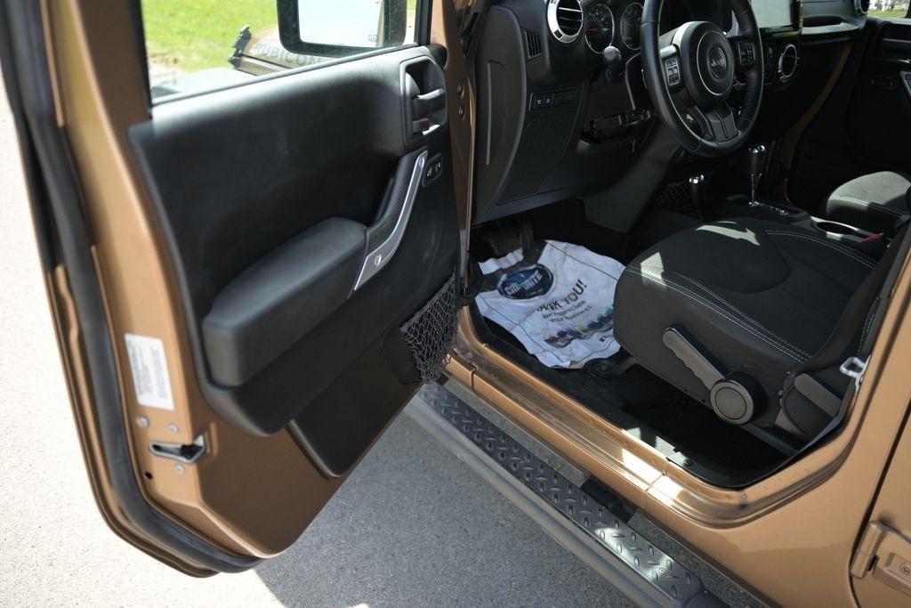 Jeep Wrangler Unlimited 4WD 4dr Rubicon 2015