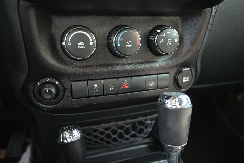 Jeep Wrangler Unlimited 4WD 4dr Rubicon 2015