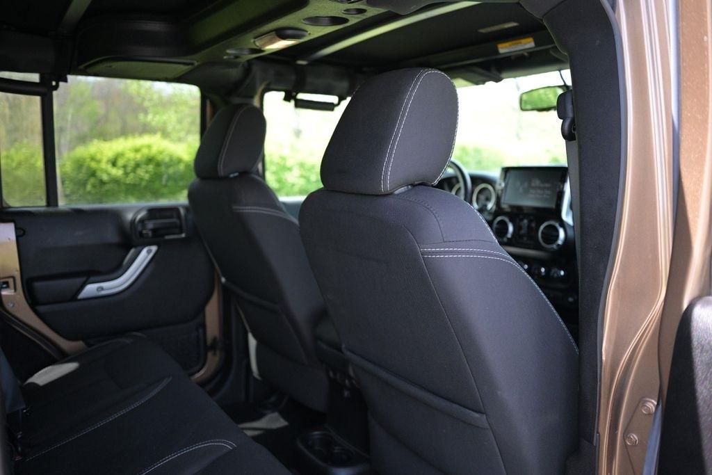 Jeep Wrangler Unlimited 4WD 4dr Rubicon 2015