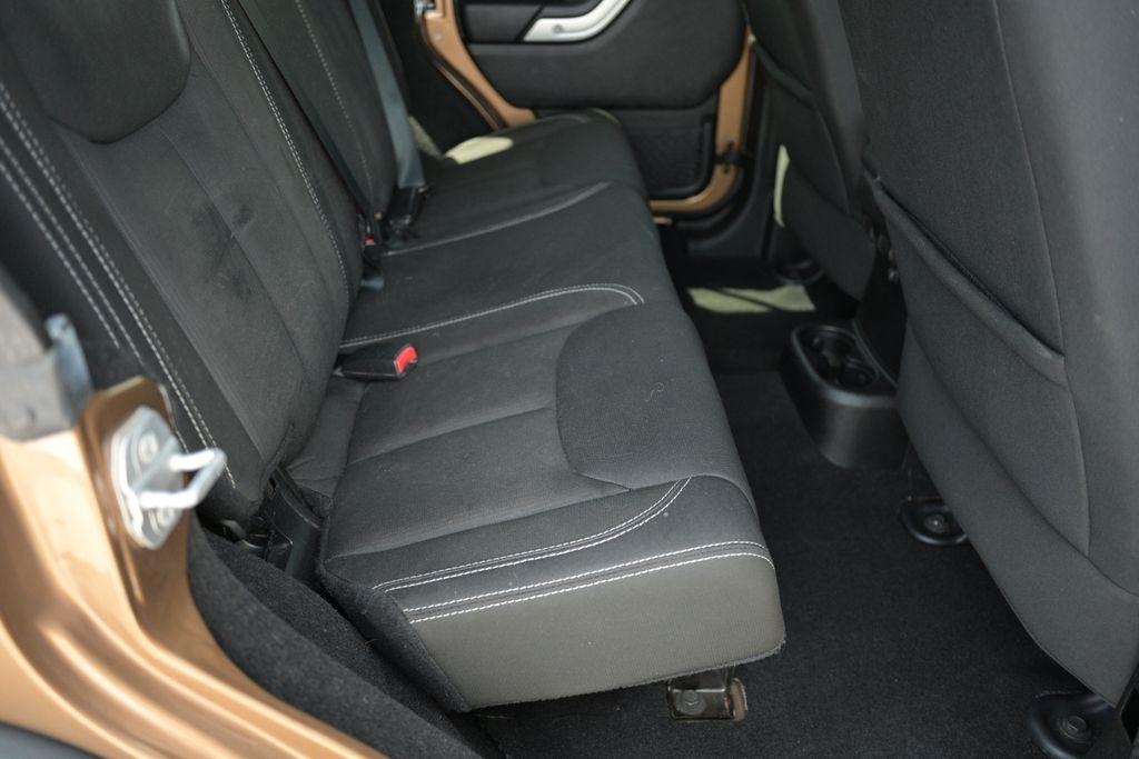 Jeep Wrangler Unlimited 4WD 4dr Rubicon 2015