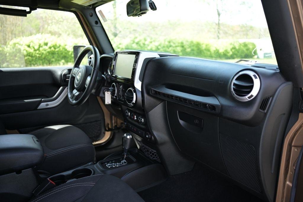 Jeep Wrangler Unlimited 4WD 4dr Rubicon 2015