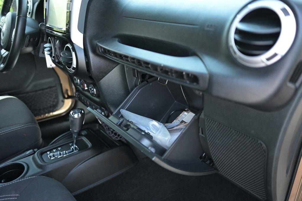 Jeep Wrangler Unlimited 4WD 4dr Rubicon 2015
