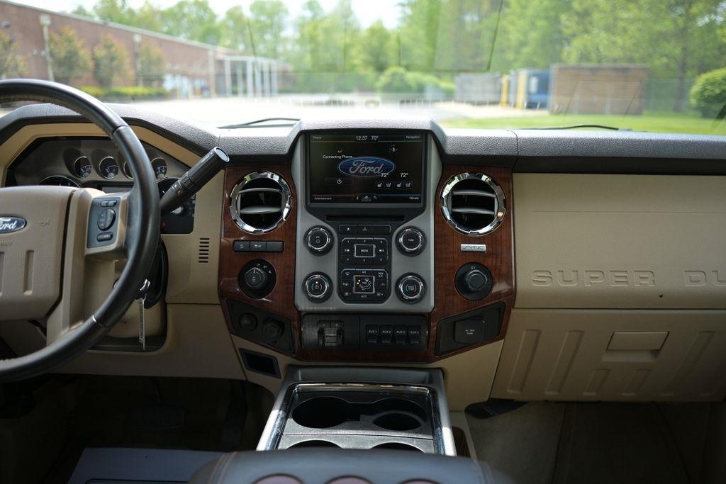 Ford Super Duty F-350 SRW 4WD Crew Cab 156" King Ranch 2016