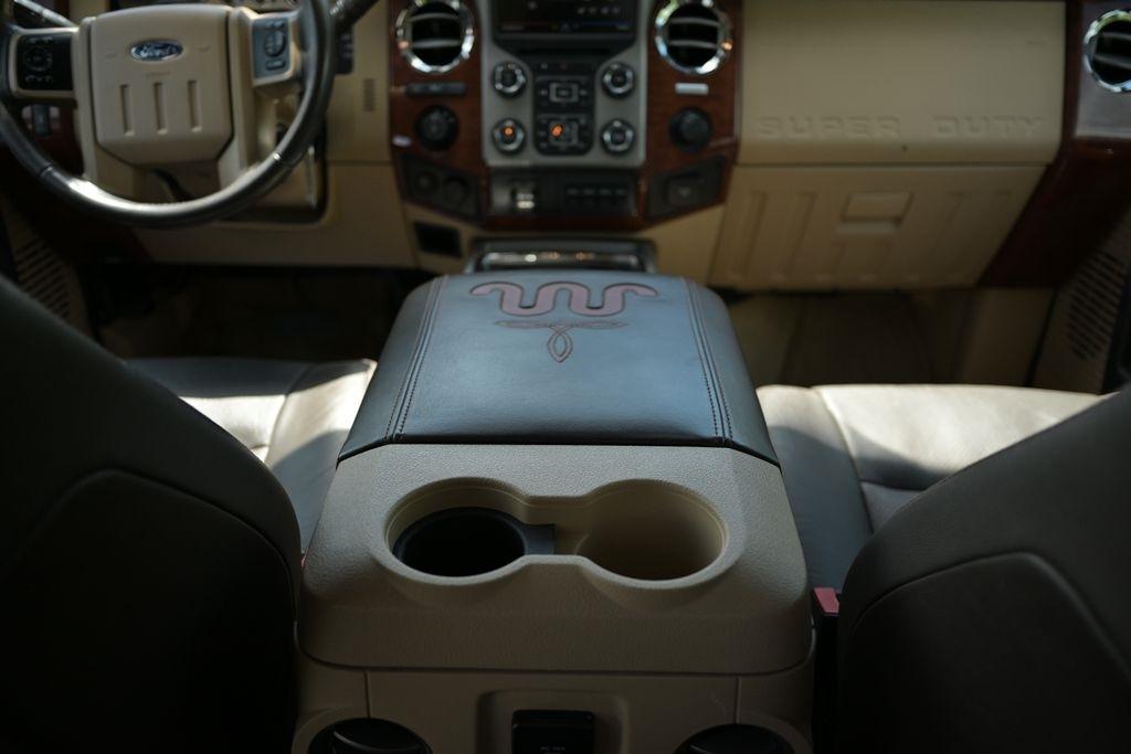 Ford Super Duty F-350 SRW 4WD Crew Cab 156" King Ranch 2016