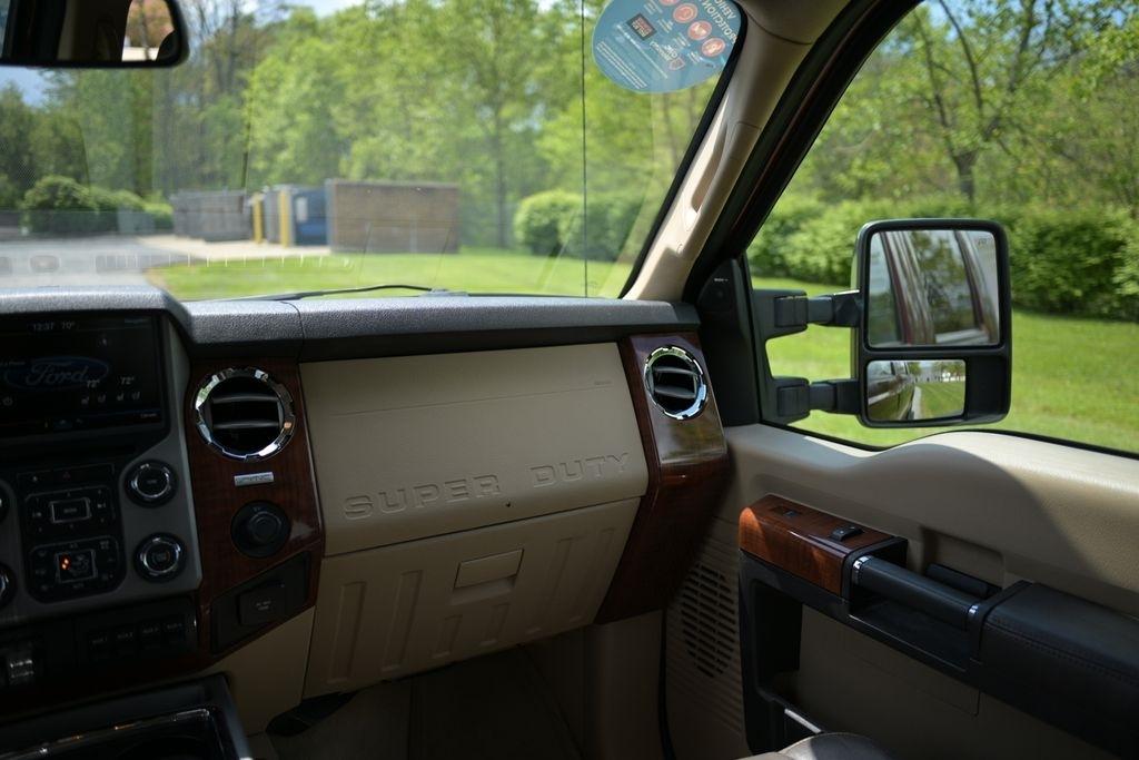 Ford Super Duty F-350 SRW 4WD Crew Cab 156" King Ranch 2016