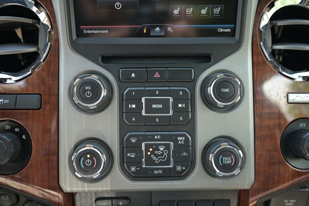 Ford Super Duty F-350 SRW 4WD Crew Cab 156" King Ranch 2016