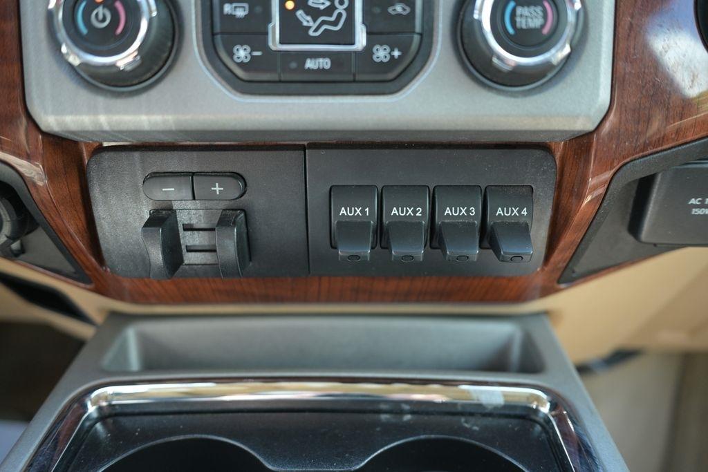 Ford Super Duty F-350 SRW 4WD Crew Cab 156" King Ranch 2016