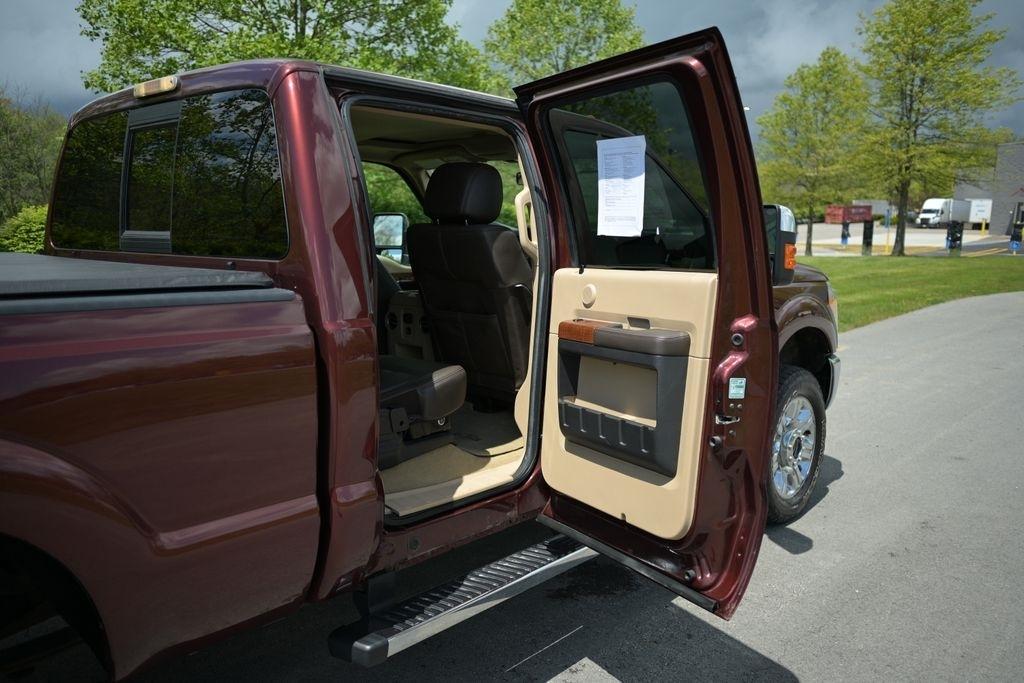 Ford Super Duty F-350 SRW 4WD Crew Cab 156" King Ranch 2016