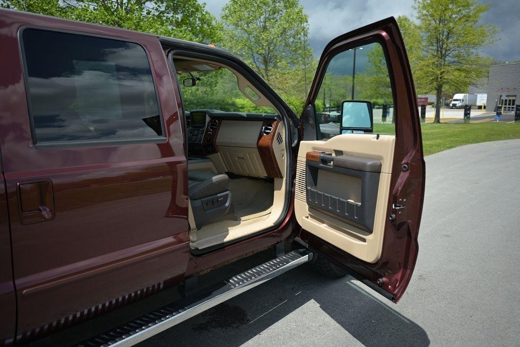 Ford Super Duty F-350 SRW 4WD Crew Cab 156" King Ranch 2016