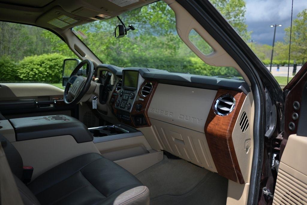 Ford Super Duty F-350 SRW 4WD Crew Cab 156" King Ranch 2016