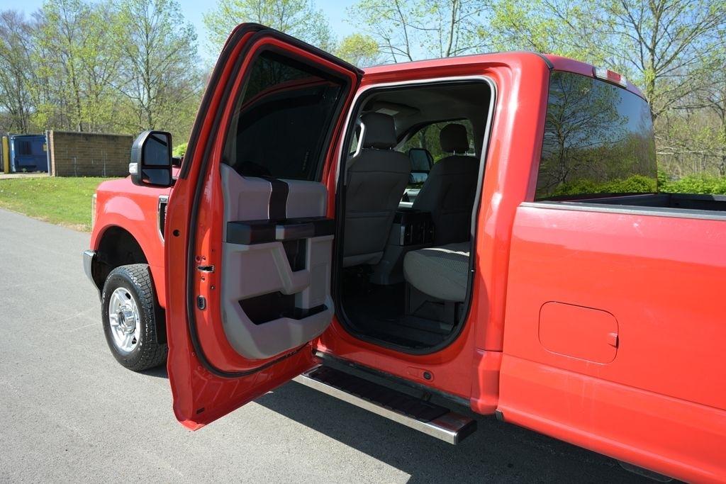 Ford Super Duty F-250 SRW King Ranch 4WD Crew Cab 8' Box 2017