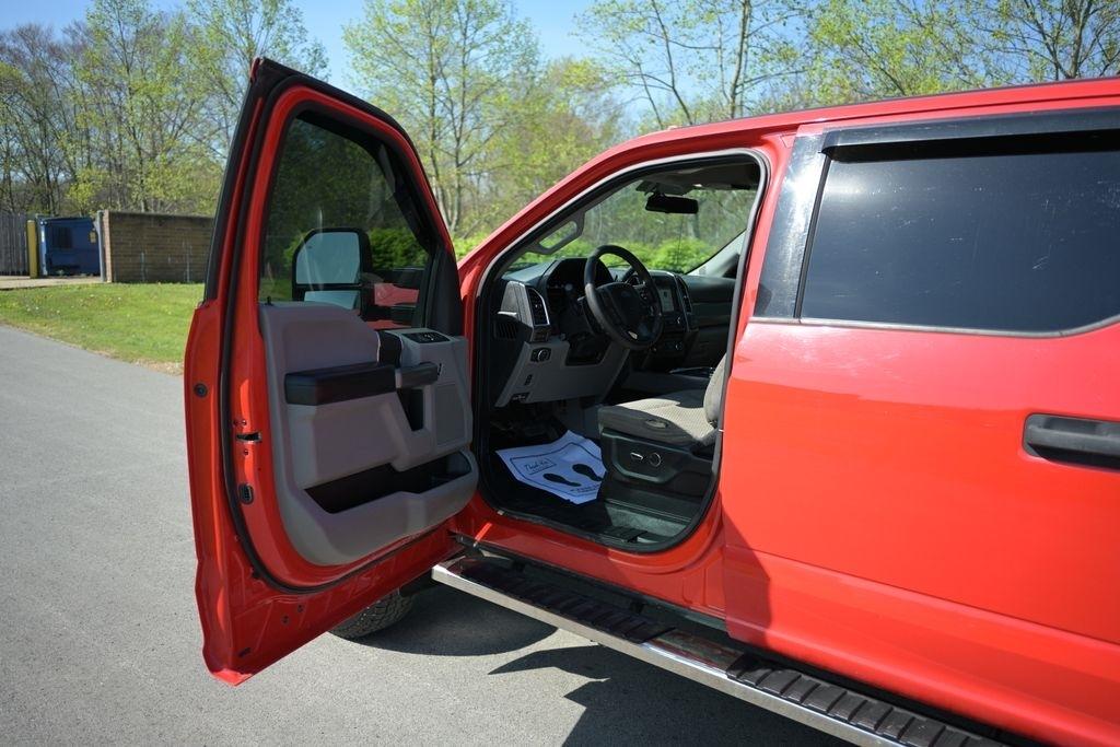 Ford Super Duty F-250 SRW King Ranch 4WD Crew Cab 8' Box 2017