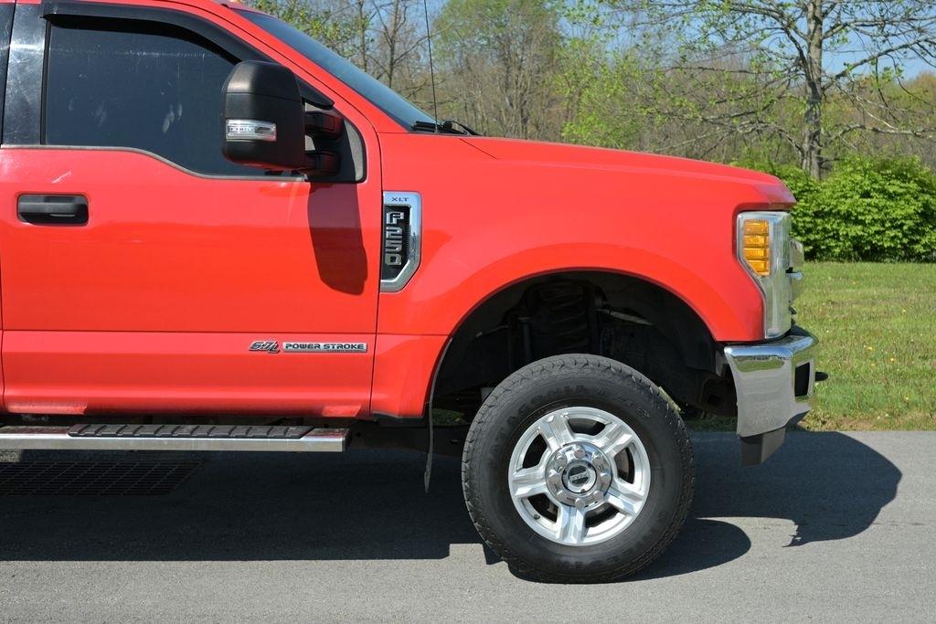 Ford Super Duty F-250 SRW King Ranch 4WD Crew Cab 8' Box 2017