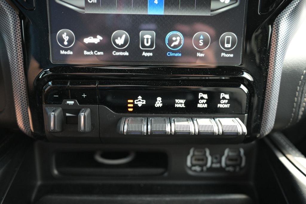 RAM 1500 Limited 4x4 Crew Cab 5'7" Box 2020
