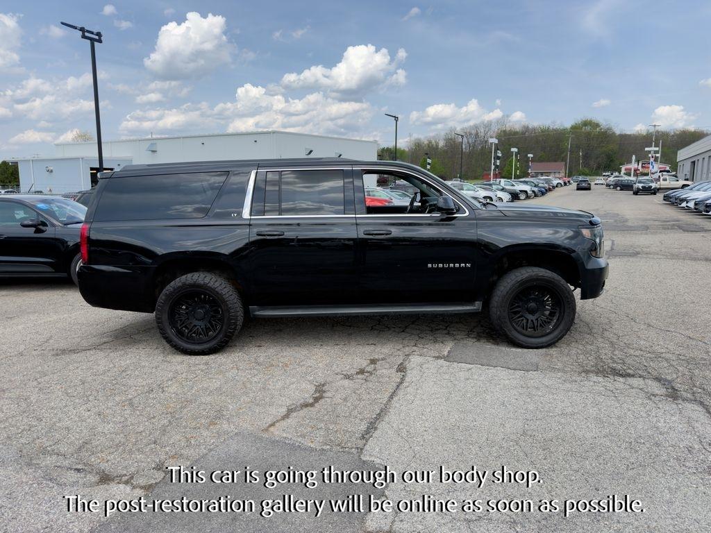 Chevrolet Suburban 4WD 4dr 1500 LT 2016