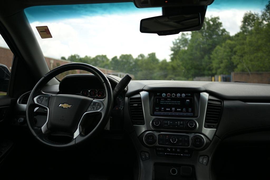 Chevrolet Suburban 4WD 4dr 1500 LT 2016