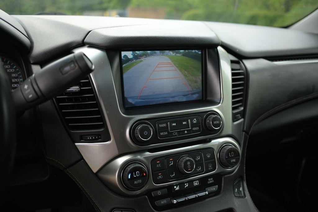Chevrolet Suburban 4WD 4dr 1500 LT 2016