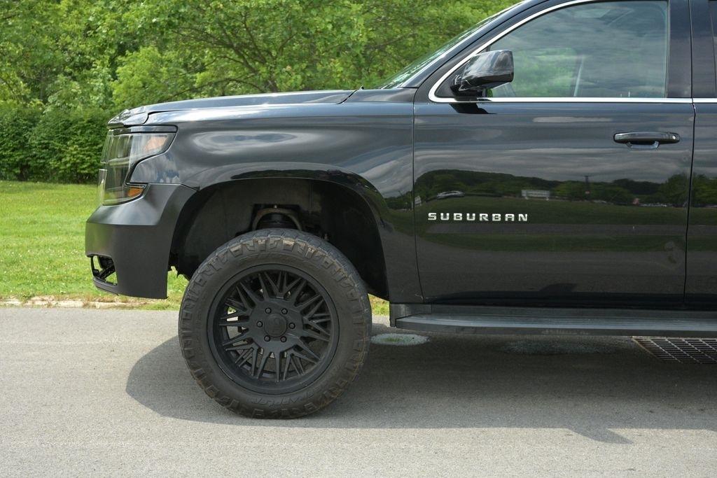 Chevrolet Suburban 4WD 4dr 1500 LT 2016