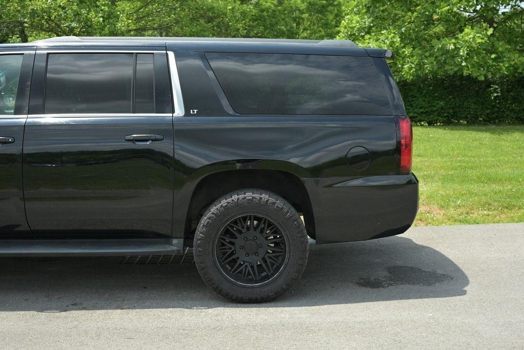 Chevrolet Suburban 4WD 4dr 1500 LT 2016