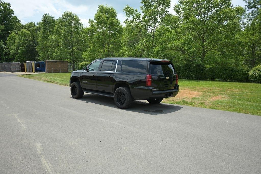 Chevrolet Suburban 4WD 4dr 1500 LT 2016