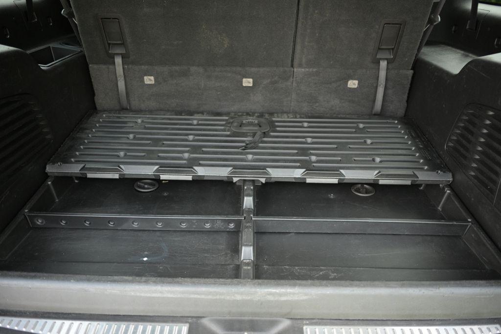 Chevrolet Suburban 4WD 4dr 1500 LT 2016