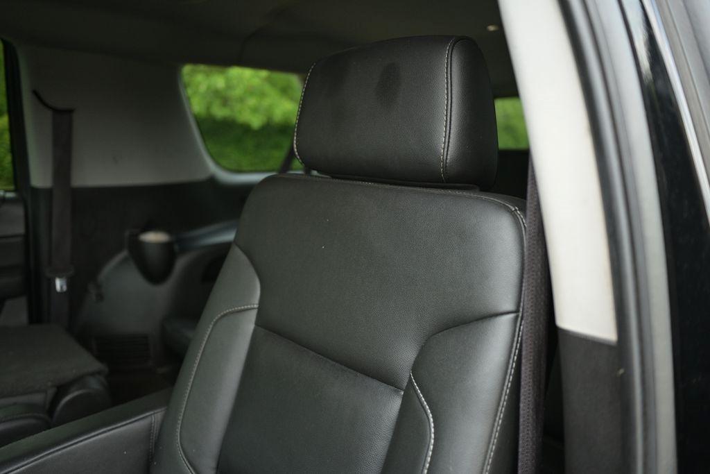 Chevrolet Suburban 4WD 4dr 1500 LT 2016