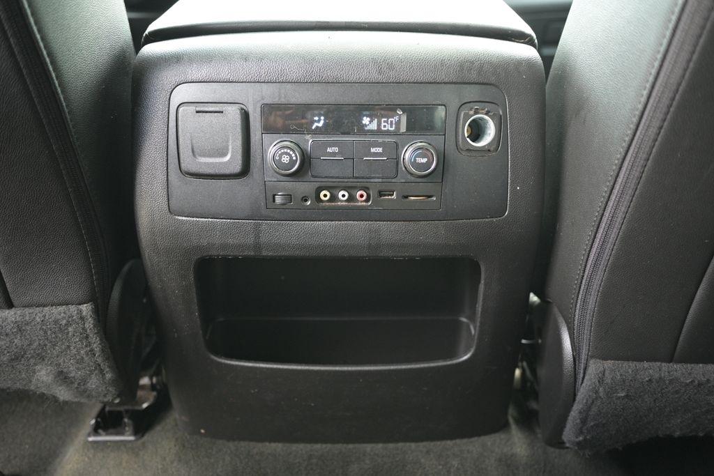 Chevrolet Suburban 4WD 4dr 1500 LT 2016
