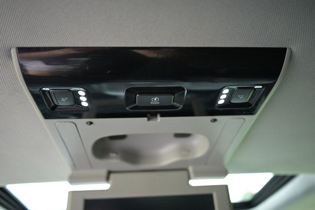 Chevrolet Suburban 4WD 4dr 1500 LT 2016