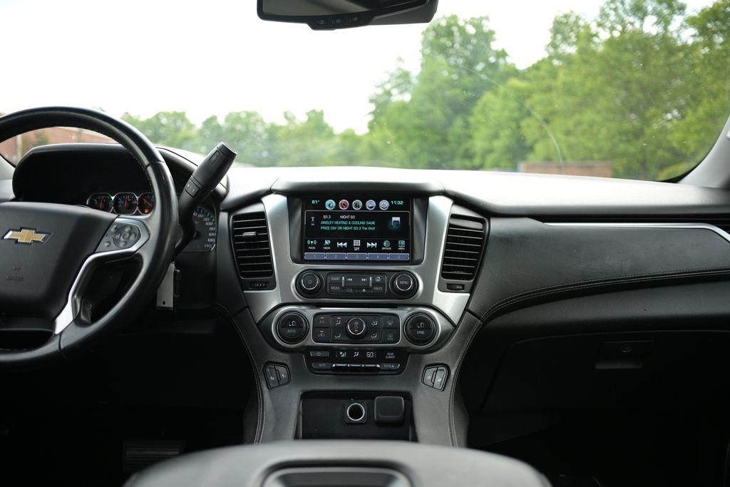 Chevrolet Suburban 4WD 4dr 1500 LT 2016