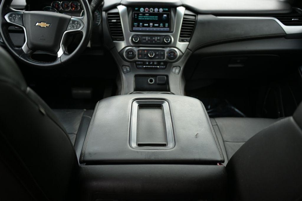 Chevrolet Suburban 4WD 4dr 1500 LT 2016