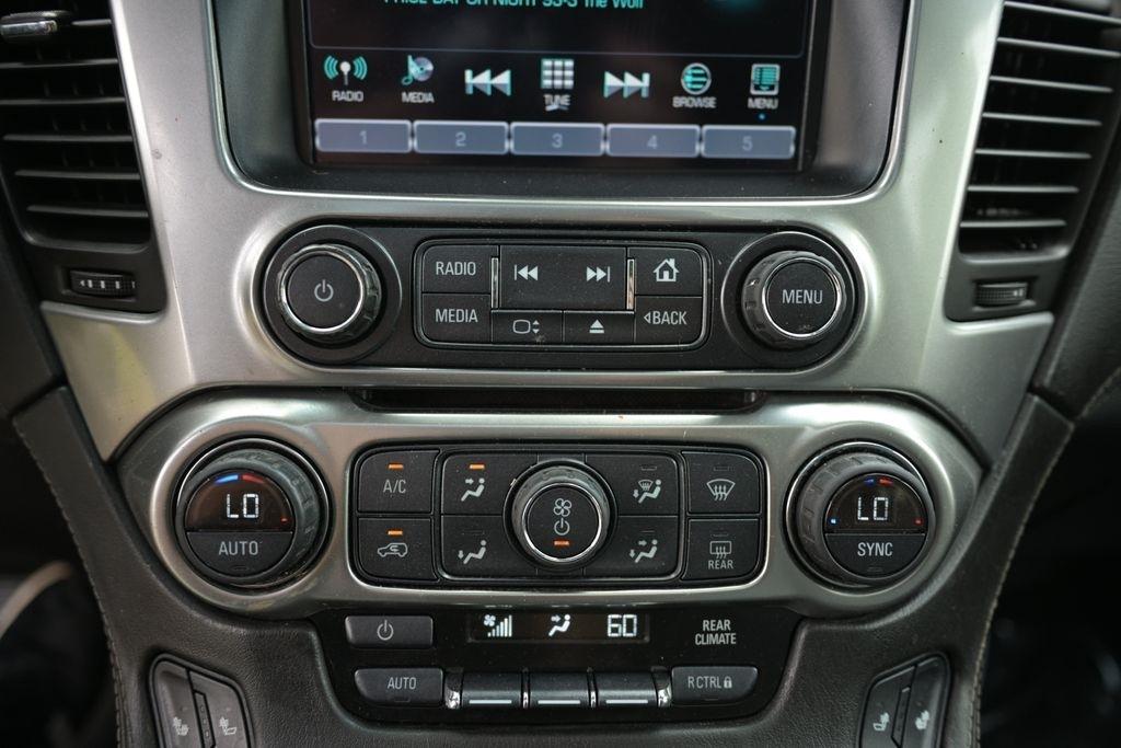 Chevrolet Suburban 4WD 4dr 1500 LT 2016
