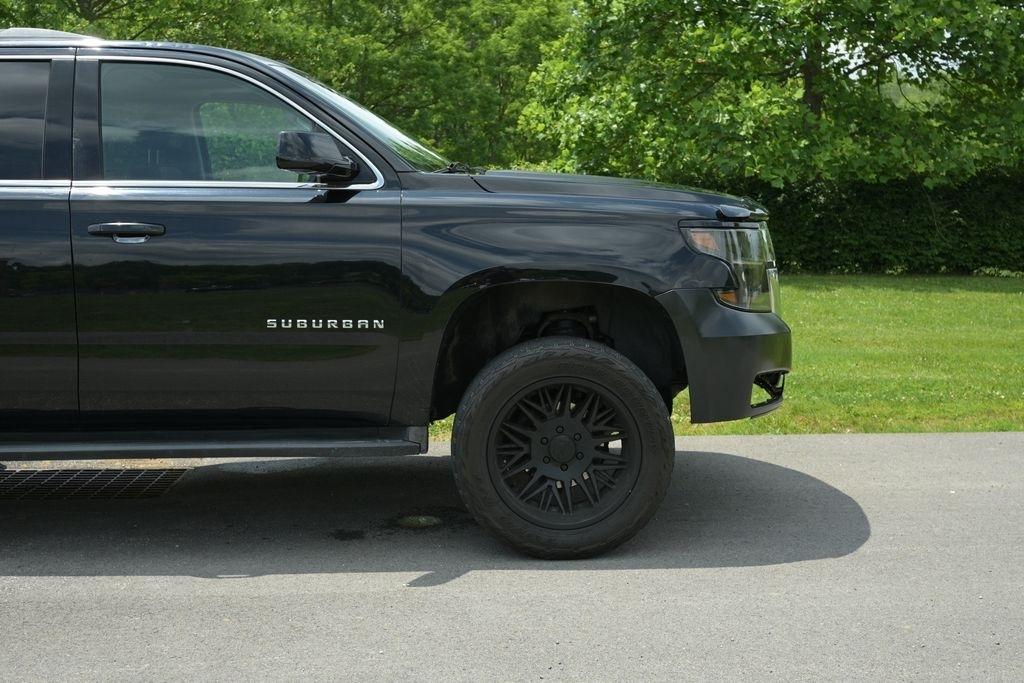 Chevrolet Suburban 4WD 4dr 1500 LT 2016