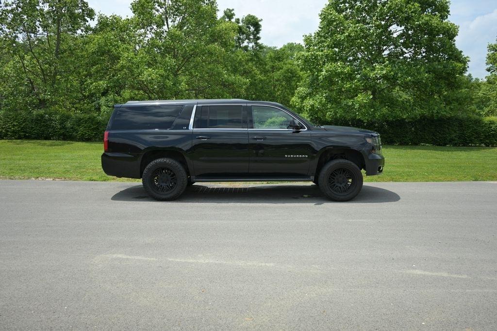 Chevrolet Suburban 4WD 4dr 1500 LT 2016
