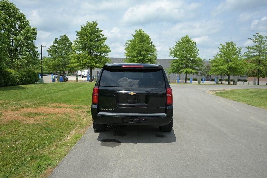 Chevrolet Suburban 4WD 4dr 1500 LT 2016