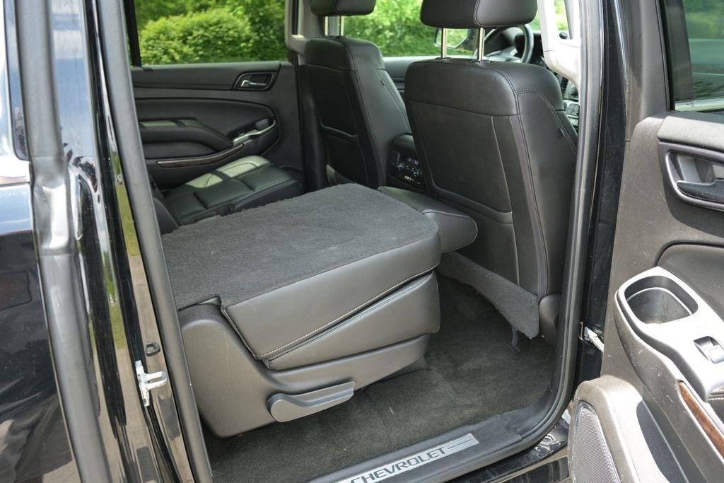 Chevrolet Suburban 4WD 4dr 1500 LT 2016