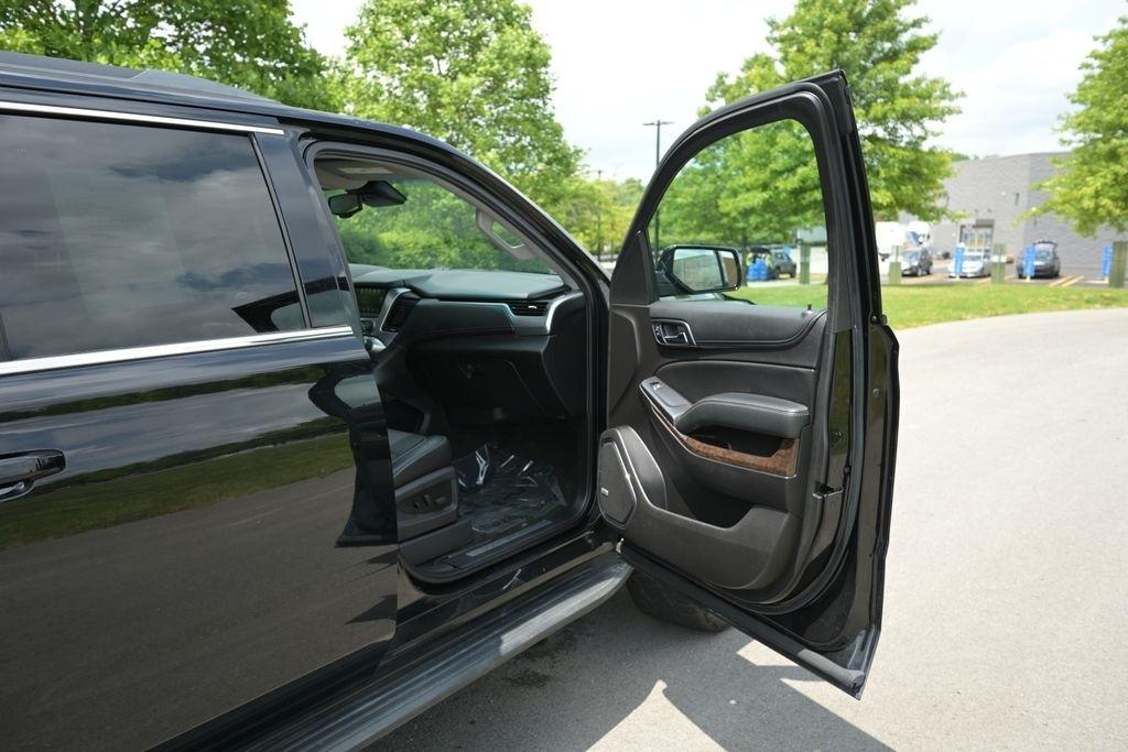 Chevrolet Suburban 4WD 4dr 1500 LT 2016