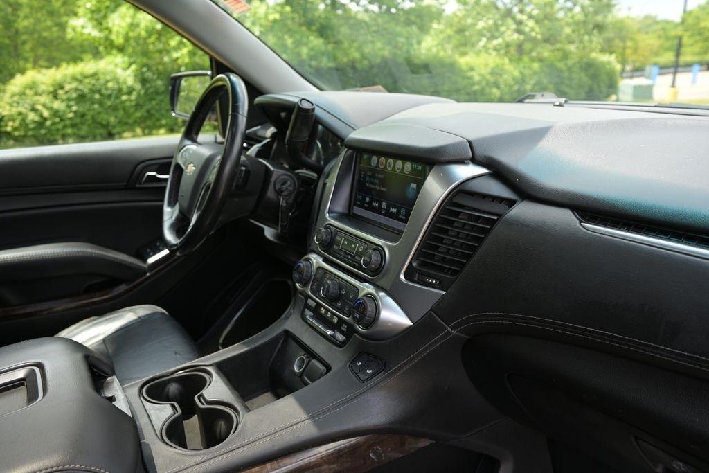 Chevrolet Suburban 4WD 4dr 1500 LT 2016
