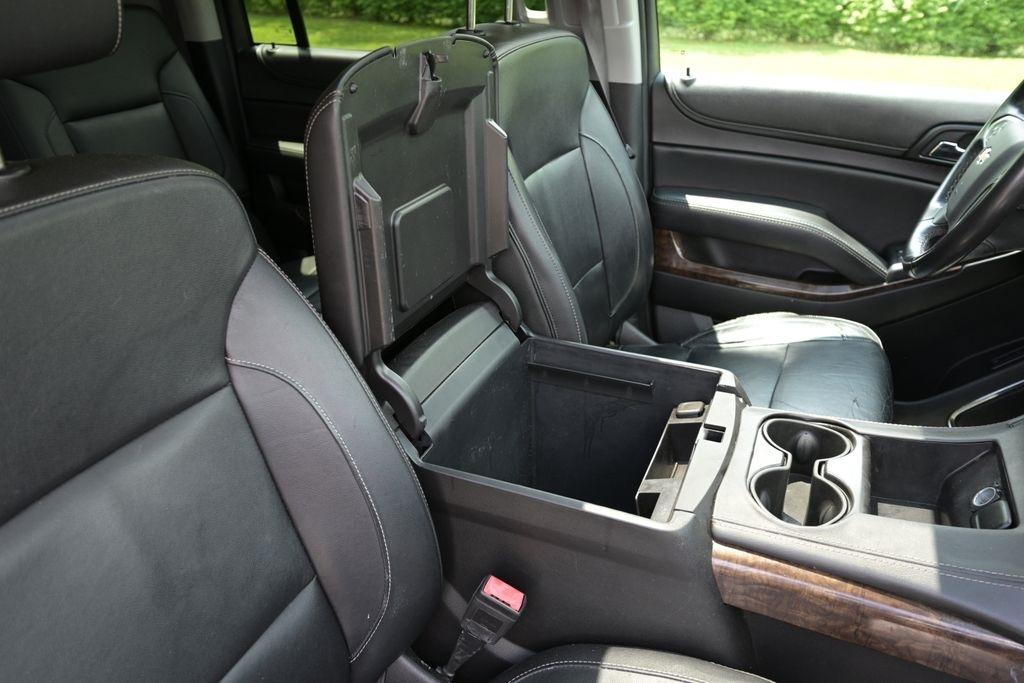 Chevrolet Suburban 4WD 4dr 1500 LT 2016
