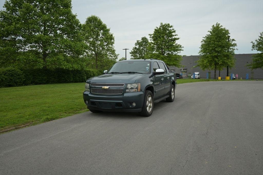 Chevrolet Avalanche 4WD Crew Cab 130" LTZ 2008