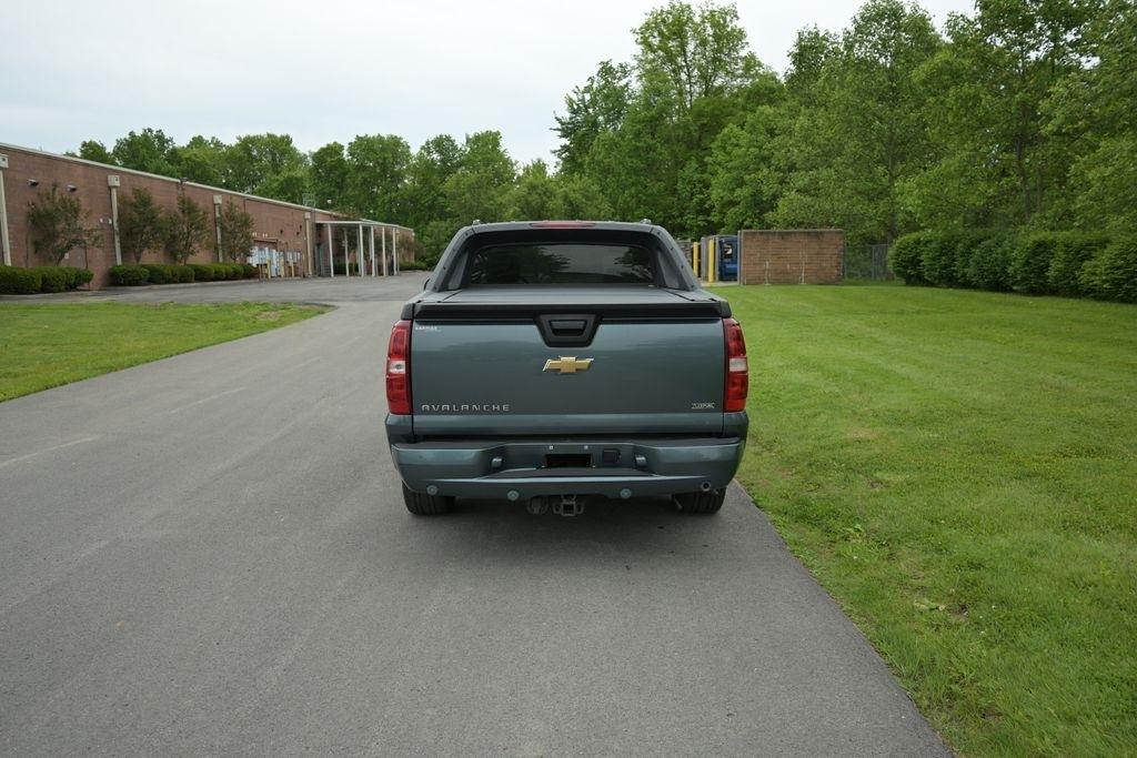 Chevrolet Avalanche 4WD Crew Cab 130" LTZ 2008