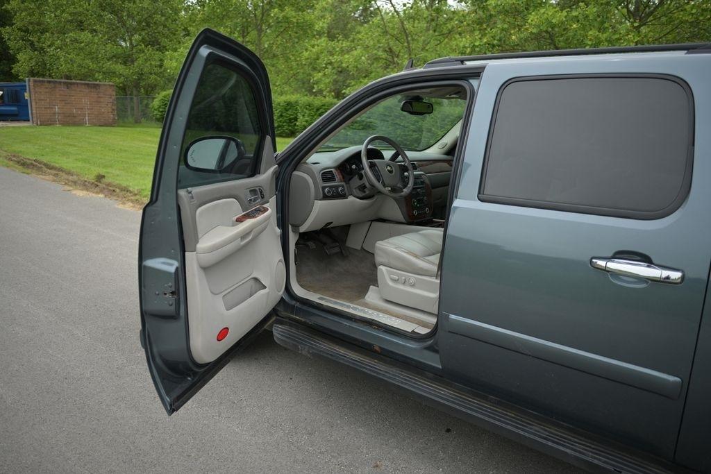Chevrolet Avalanche 4WD Crew Cab 130" LTZ 2008