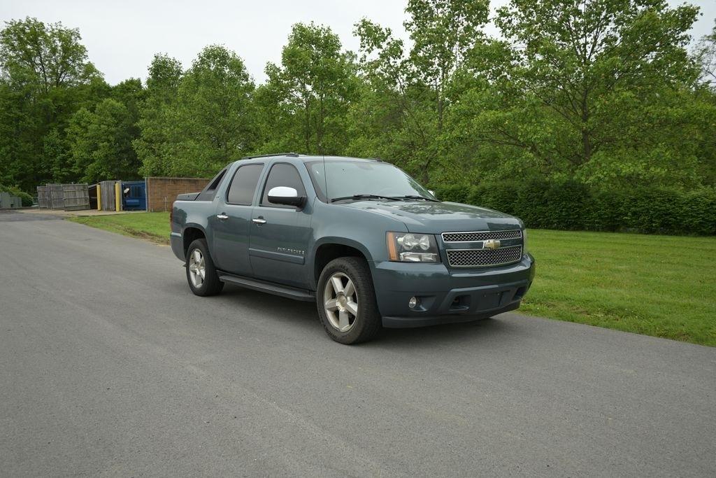 Chevrolet Avalanche 4WD Crew Cab 130" LTZ 2008