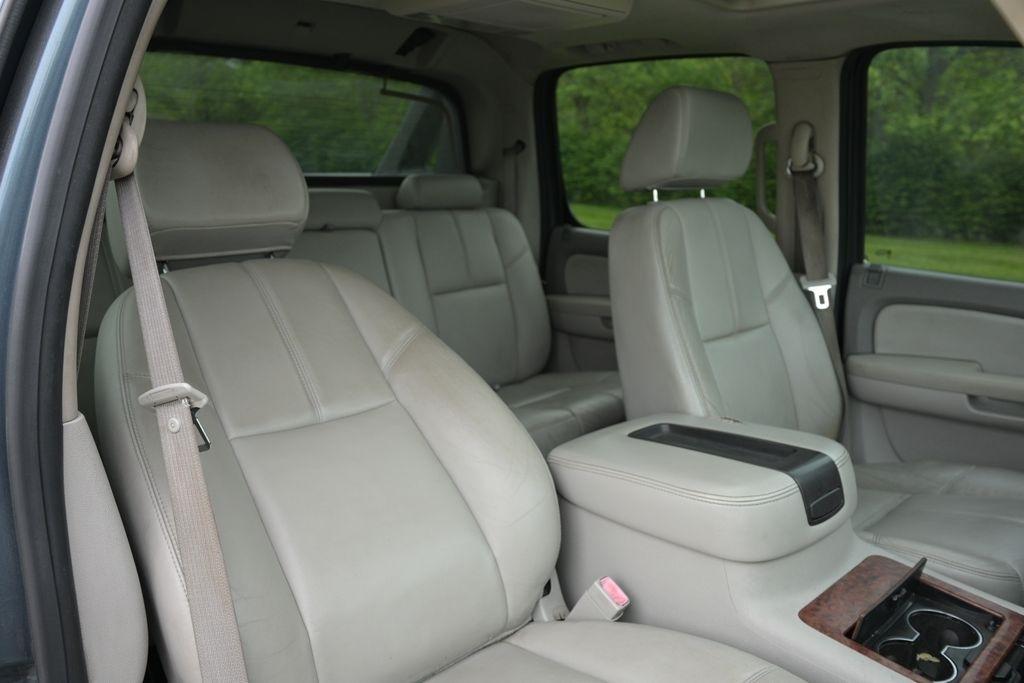 Chevrolet Avalanche 4WD Crew Cab 130" LTZ 2008